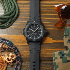ProTek - PT1011SF USMC 250th Edition 42 mm Outdoor Ur // Sort